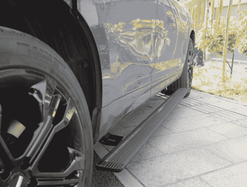 Bậc bước điện Geely Coolray